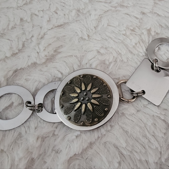 Silver Metal Belt with Squares & Circles - Picture 2 of 6